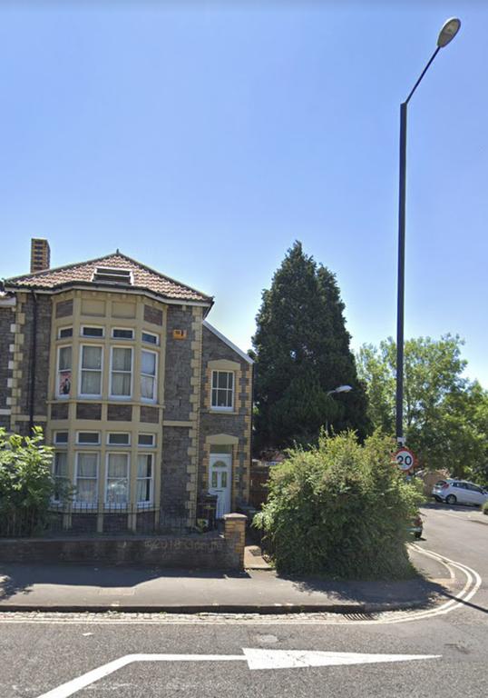 Fishponds Lodge room 1